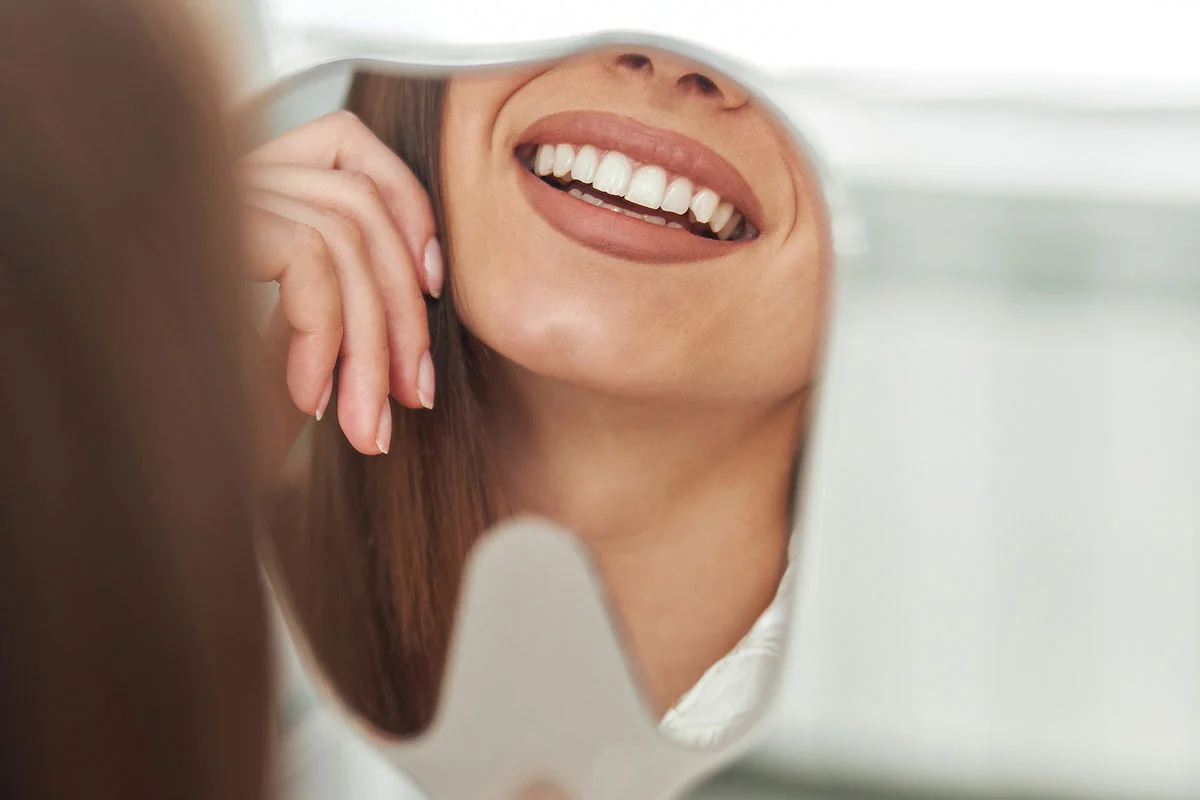 woman visiting Radiant Dentistry of Woburn